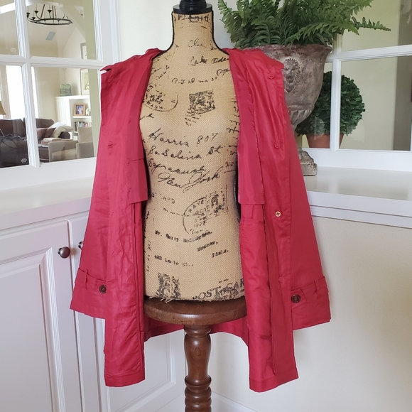 Nuage Hooded Rain Coat with Buttons - Picture 10 of 15